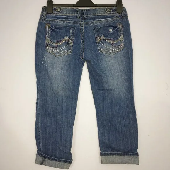 Apollo Juniors 9/10 Destroyed Embroidered Studded Med Wash Lo Rise Crop Jeans - Picture 2 of 7
